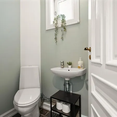 Bb I 4 Spacious Bedrooms In Centre