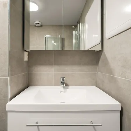 Bb I 4 Spacious Bedrooms In Centre *